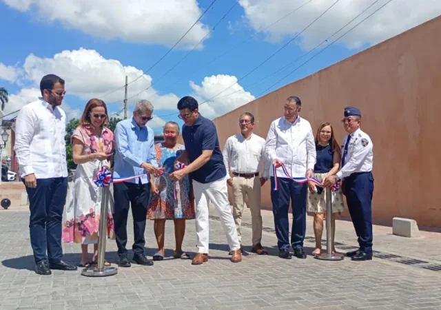 Regocijo en Santa Bárbara por calle renovada que los sacó de la marginalidad