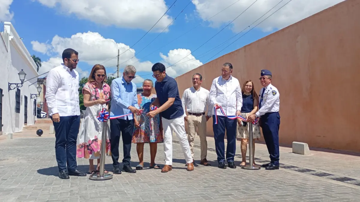 Regocijo en Santa Bárbara por calle renovada que los sacó de la marginalidad